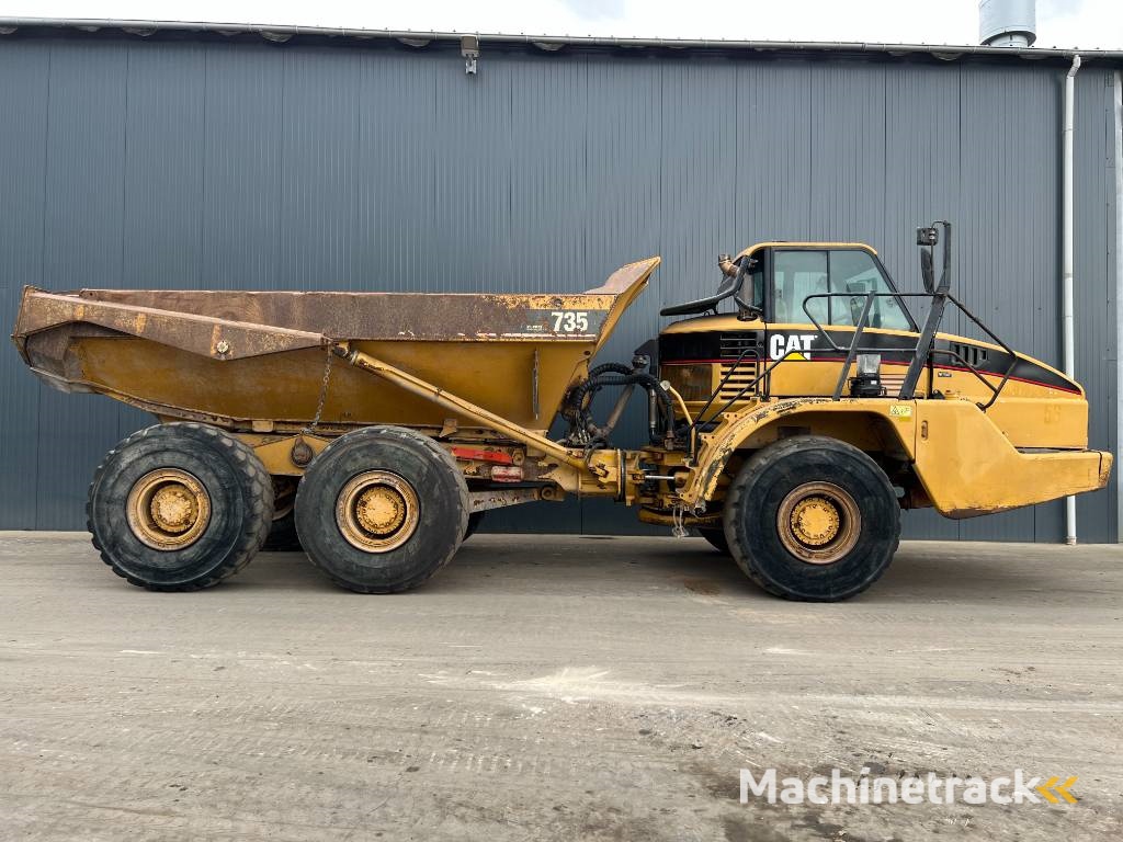 CAT 735