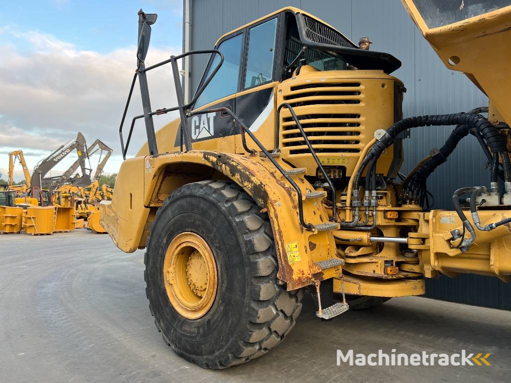 CAT 740