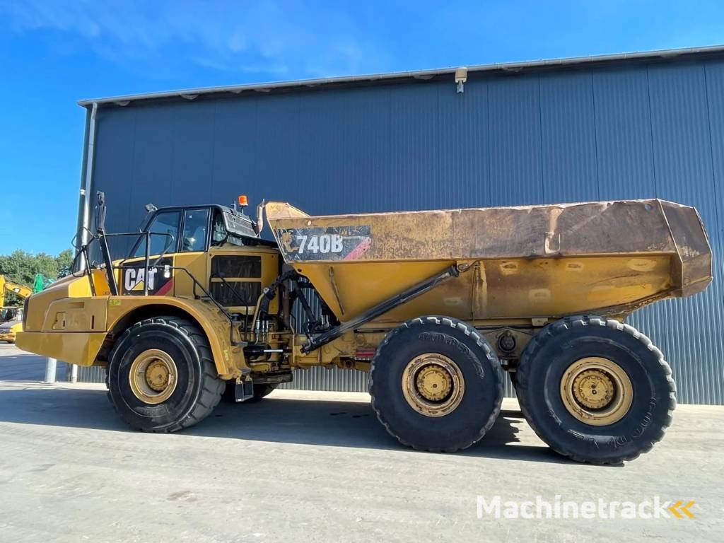 CAT 740B
