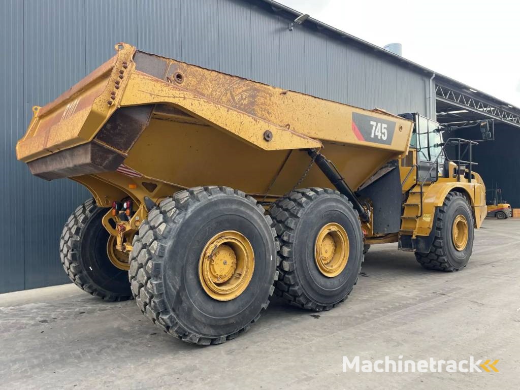 CAT 745 04A - New Tires