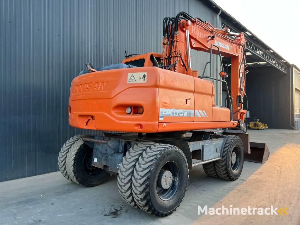 Doosan DX170W