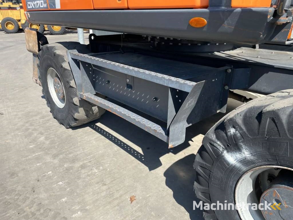 Doosan DX170W-5