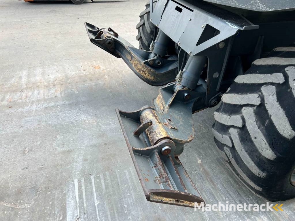 Liebherr A311 Litronic