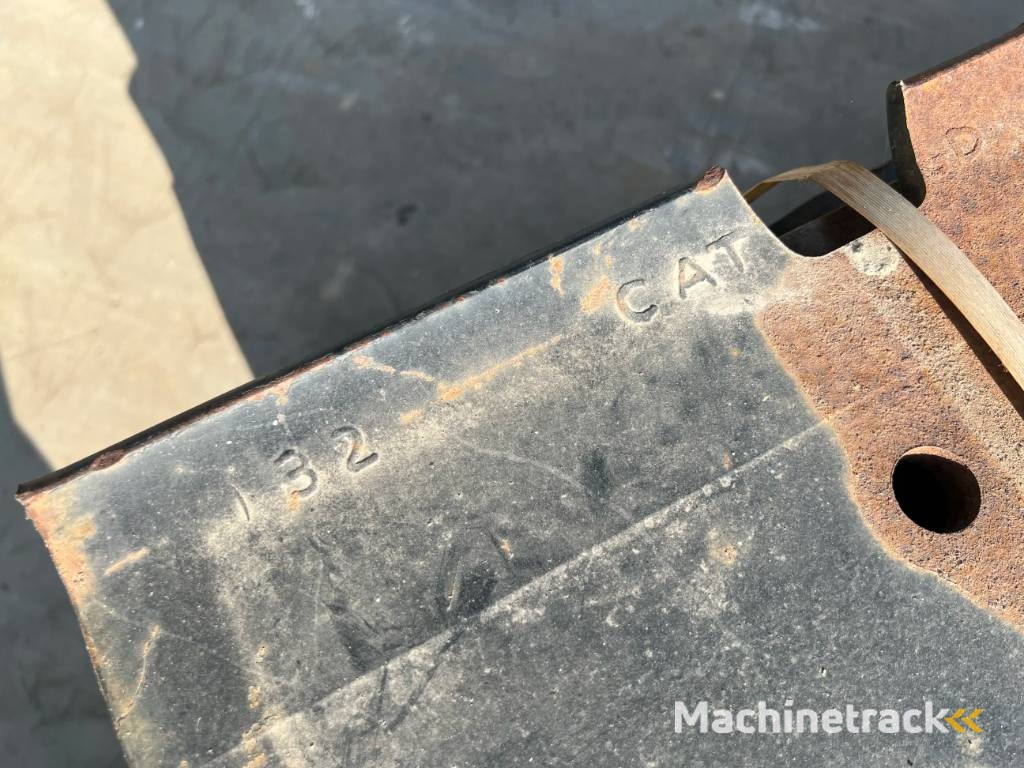 CAT 330C / 330D / 336D / 336E / 336F Shoes