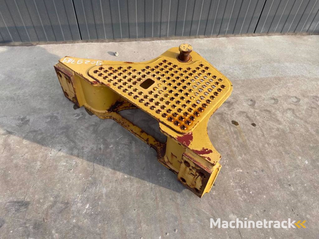 CAT D4 NG Zugtraverse