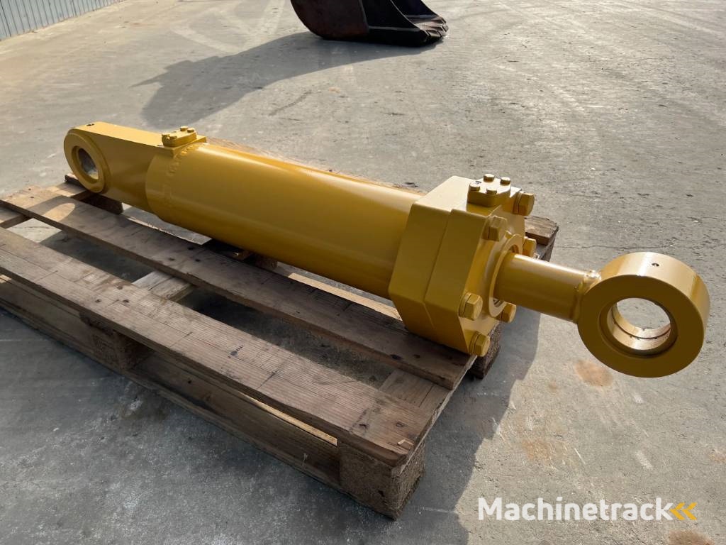 CAT D8 Cylinder