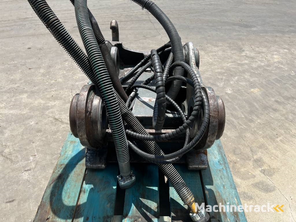 OilQuick OQ70/55 - 323E