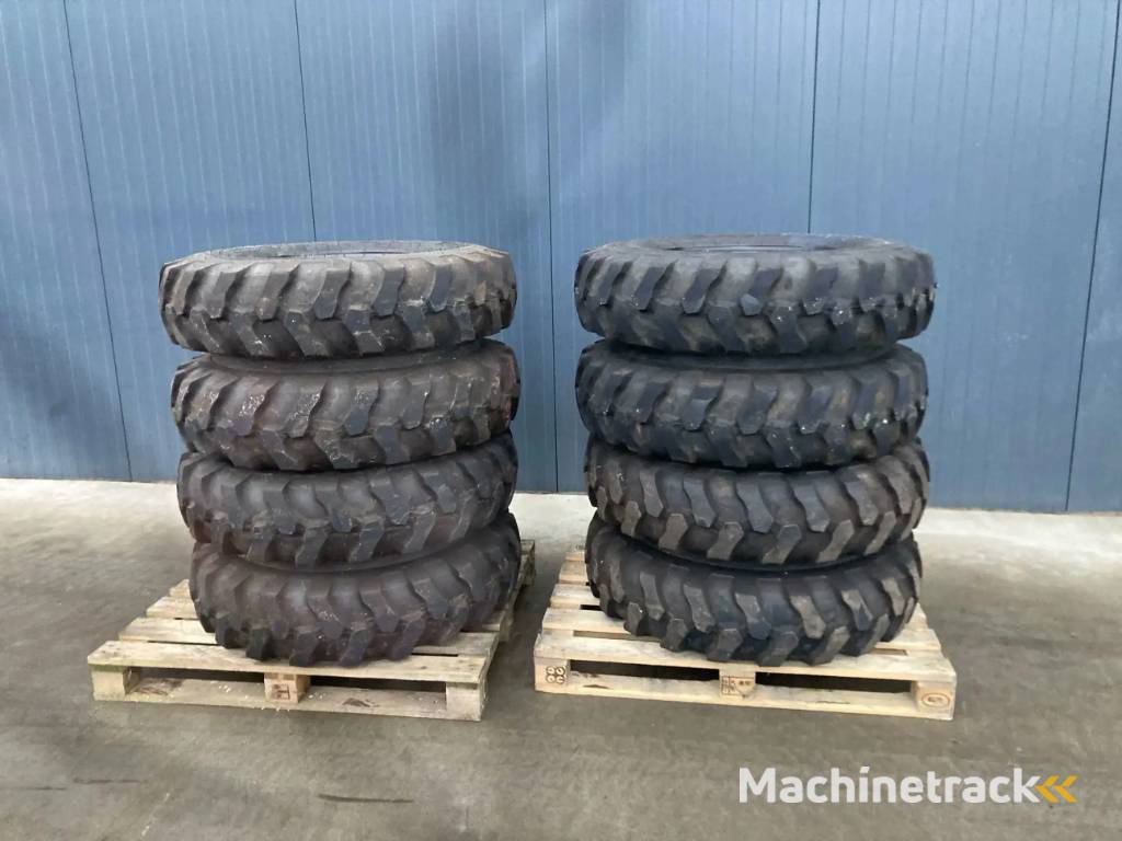 Apollo 1000 x 20 Set / 10.00 x 20: 4x2 Tyres