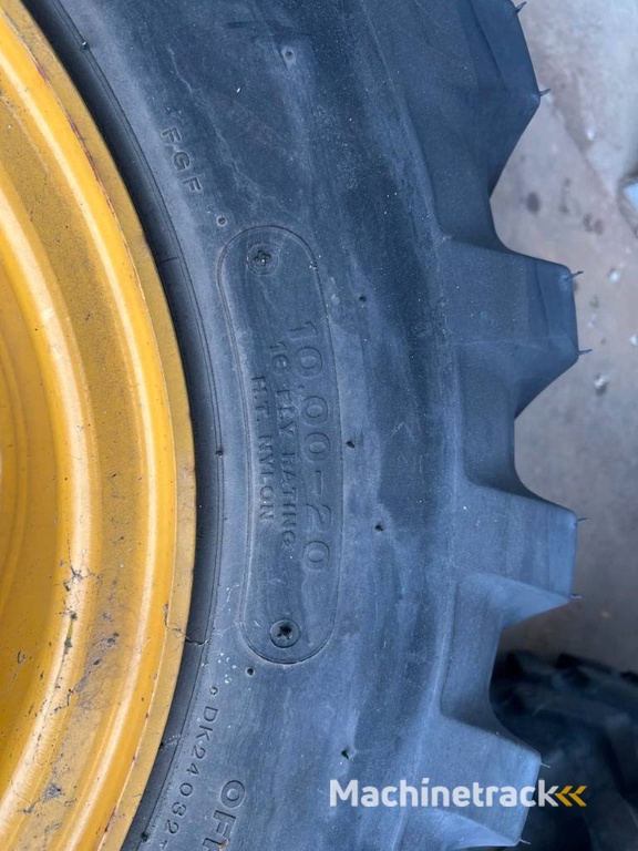 Bridgestone 1000 x 20 Set / 10.00 x 20: 4x2 Tyres