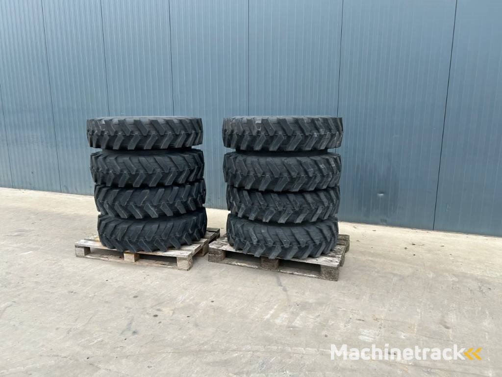 Bridgestone 1000 x 20 Set / 10.00 x 20: 4x2 Tyres