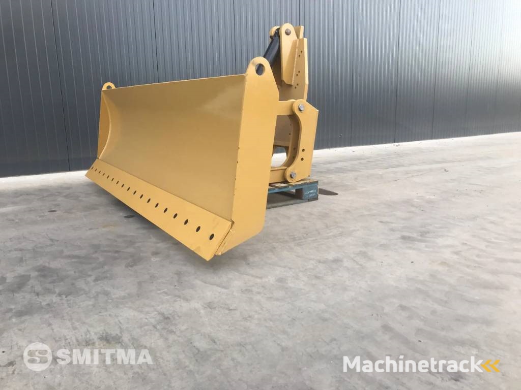 CAT 140M2