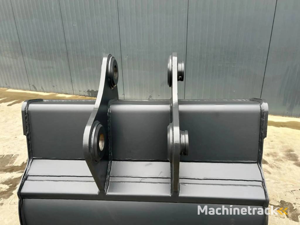 Hitachi ZX220 - 1.40m