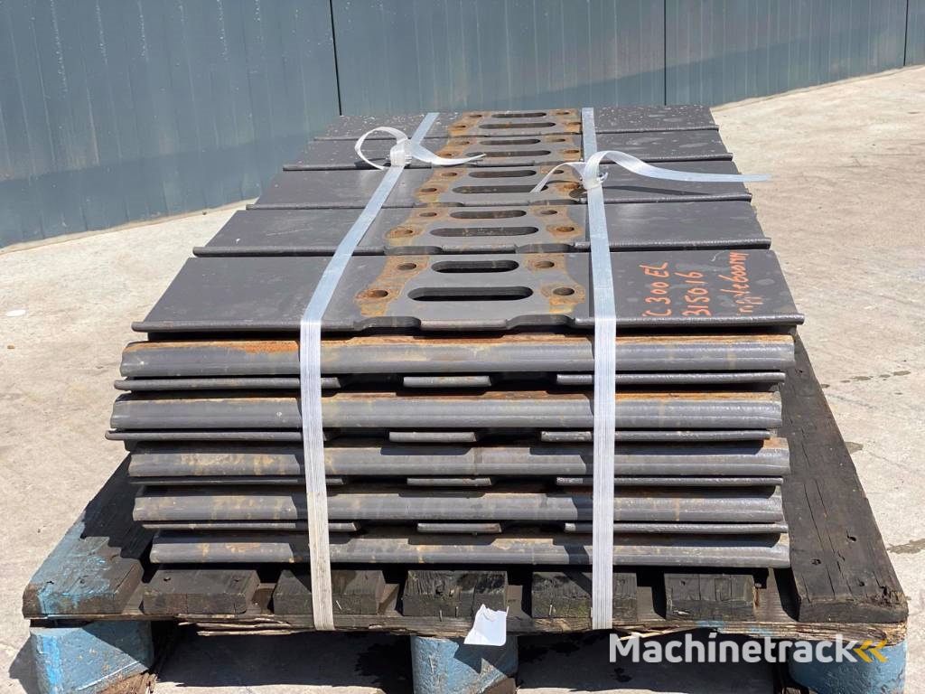 JCB JS240 / JS260 / JS300 Shoes/Pads