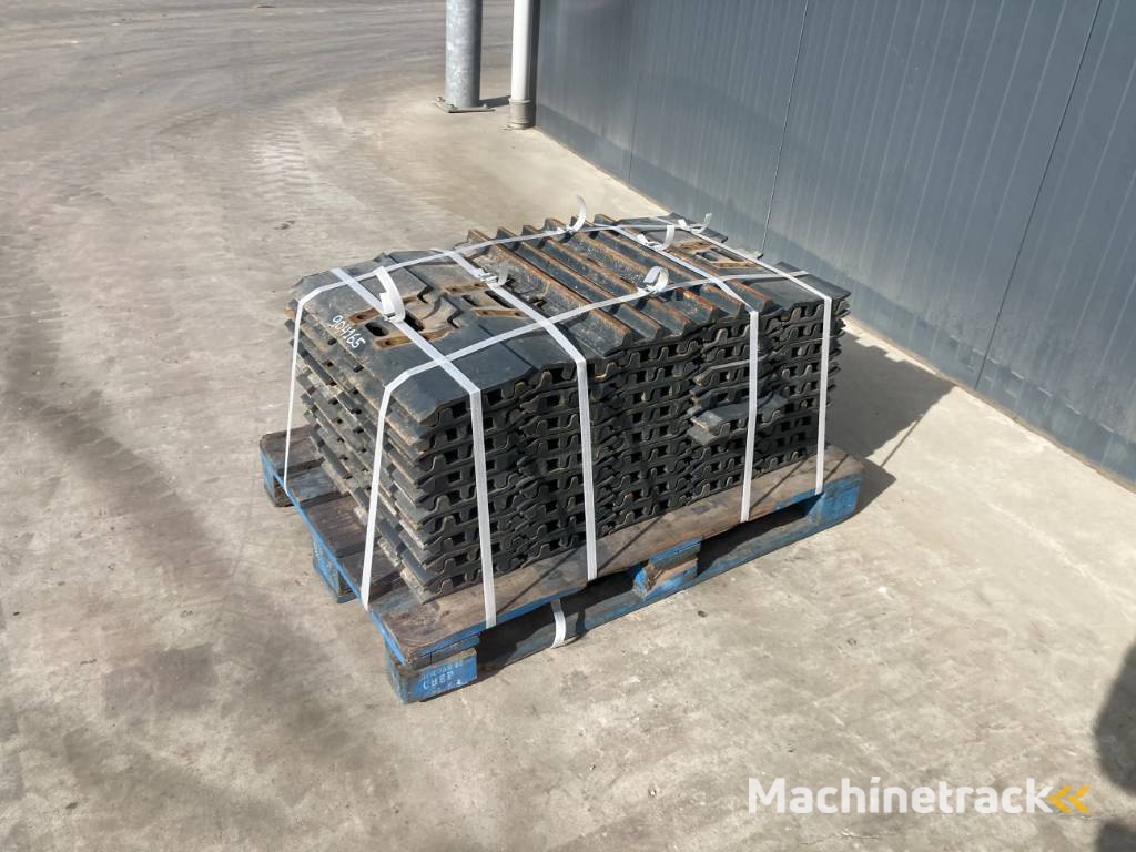 Komatsu PC150 / PC160 / PC180 / PC210 / PC240 3 Grouser 60