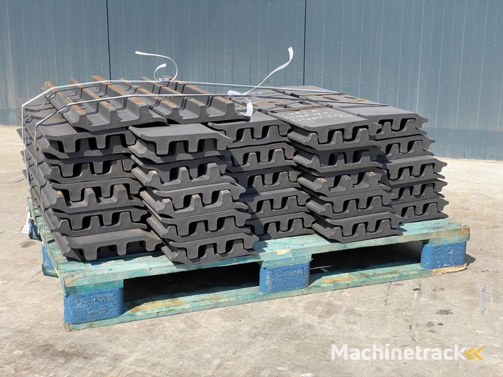 Volvo EC480 Shoes/Pads
