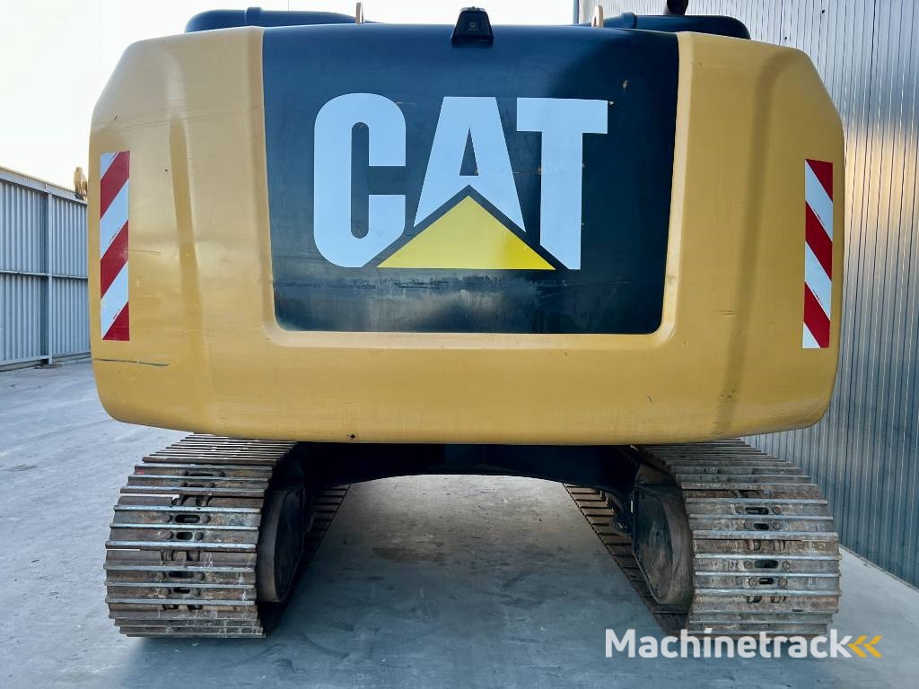 CAT 323F L