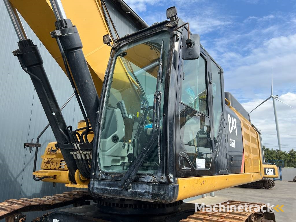 CAT 352F