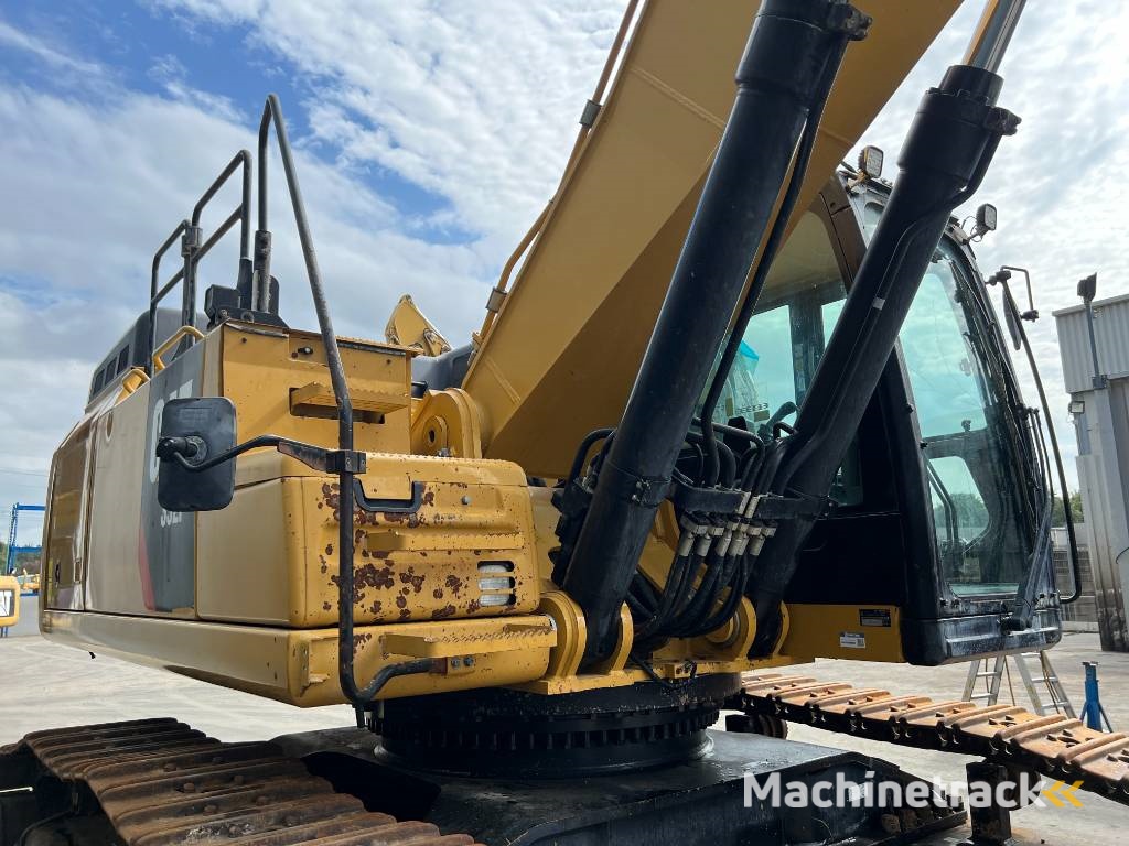 CAT 352F