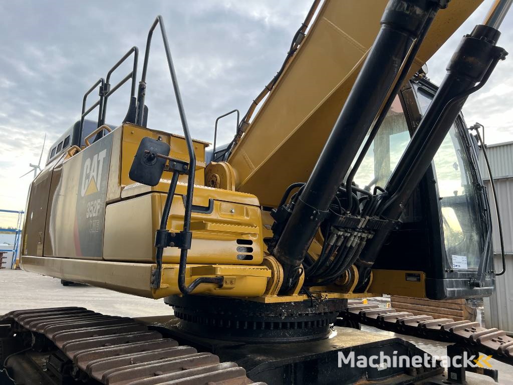 CAT 352FL ME