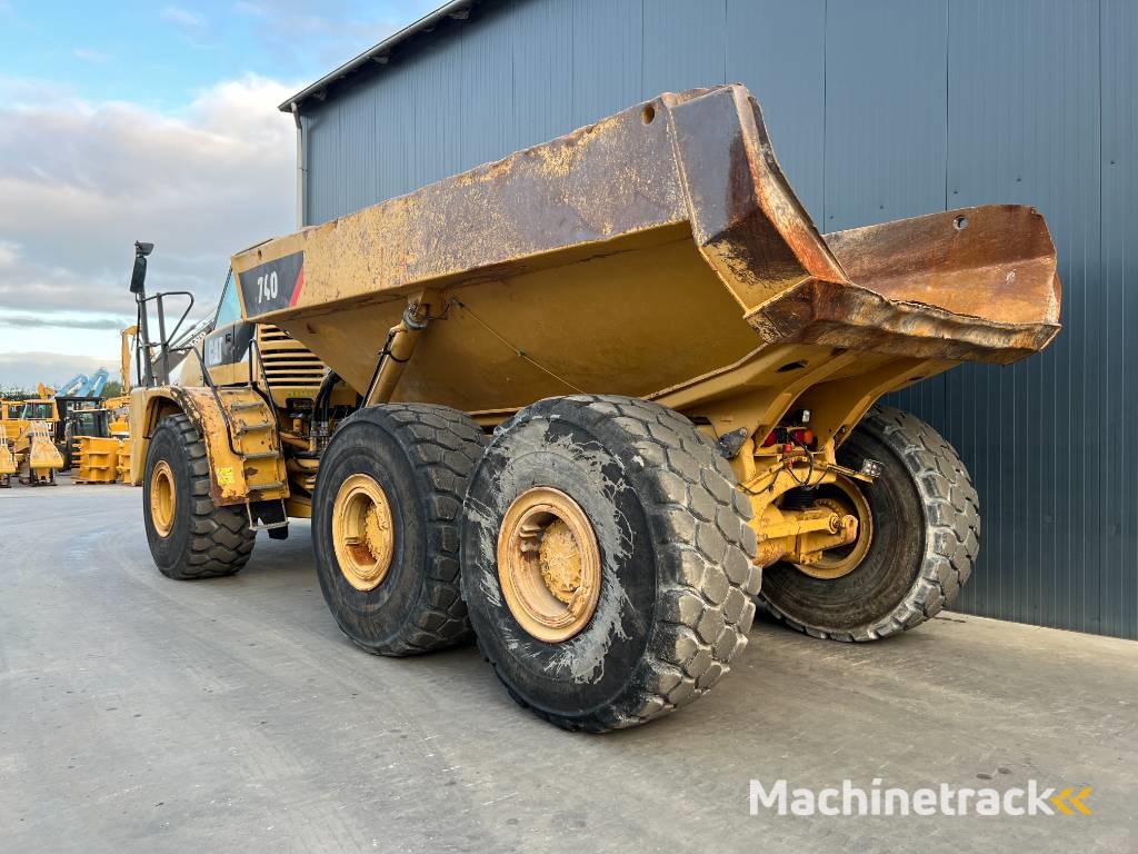 CAT 740
