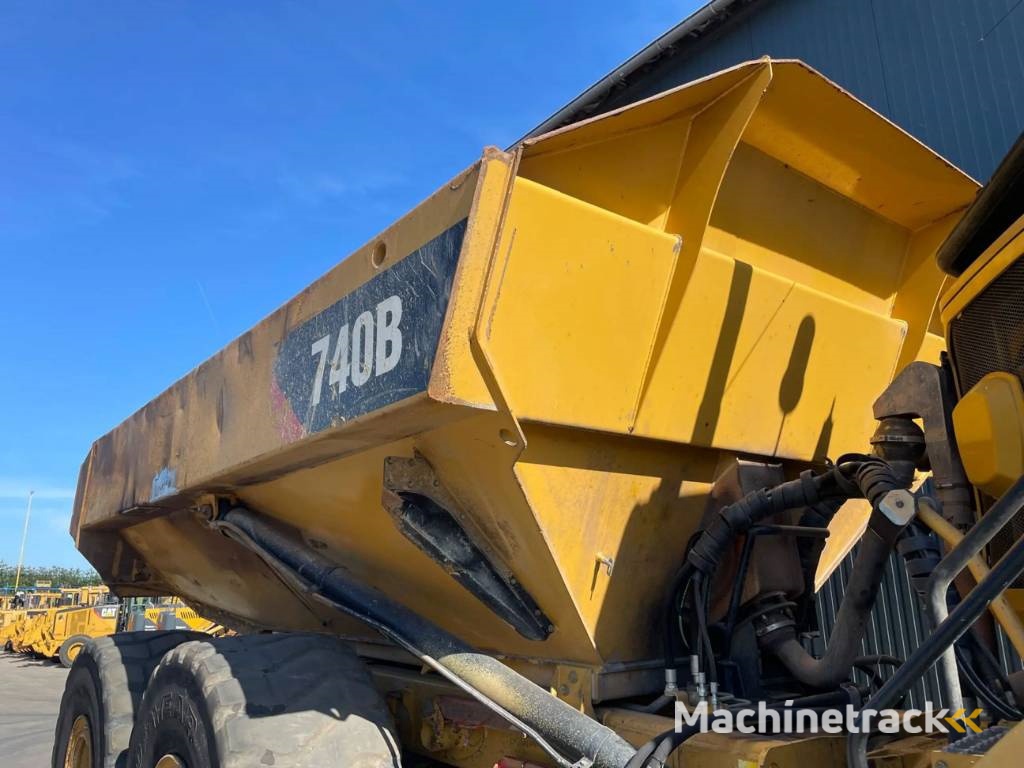 CAT 740B