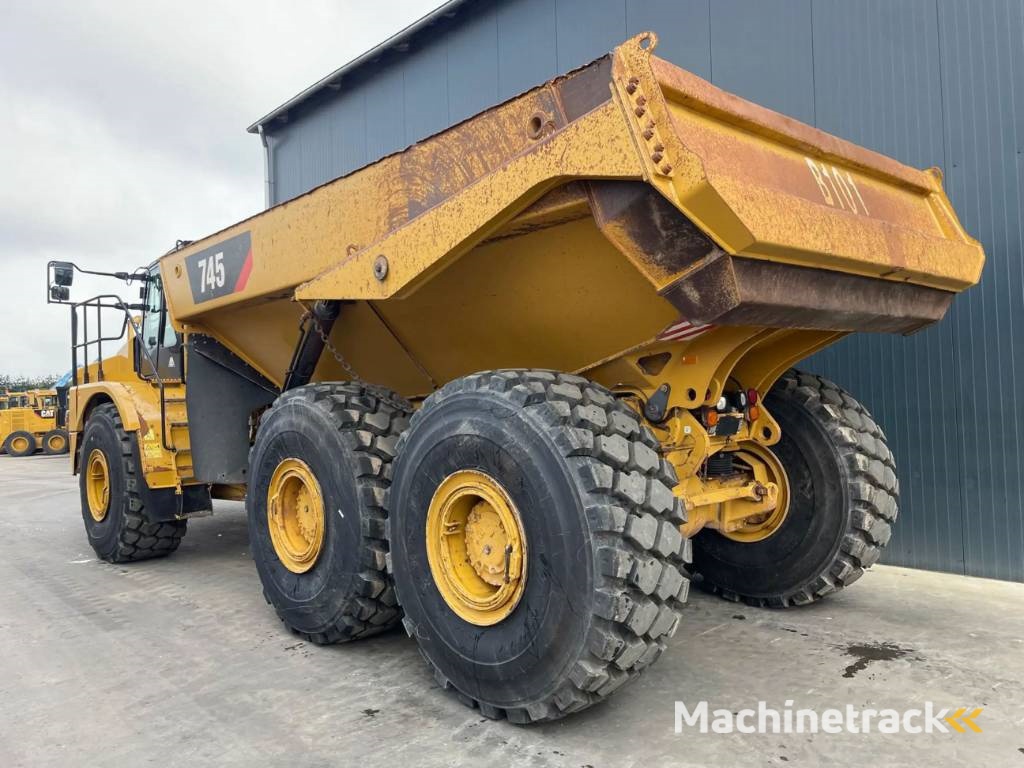 CAT 745 04A - New Tires