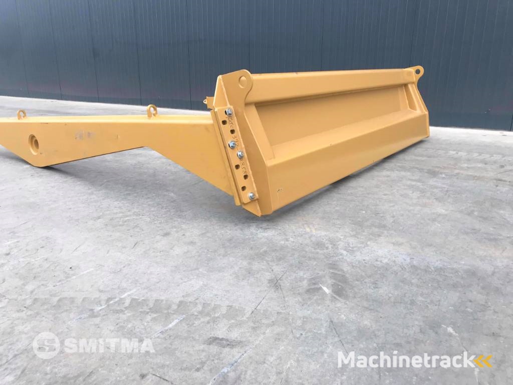 CAT 725C