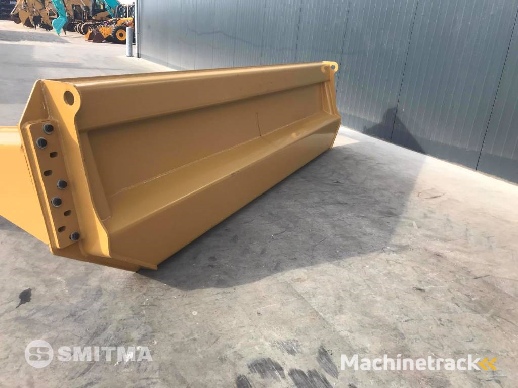CAT 740