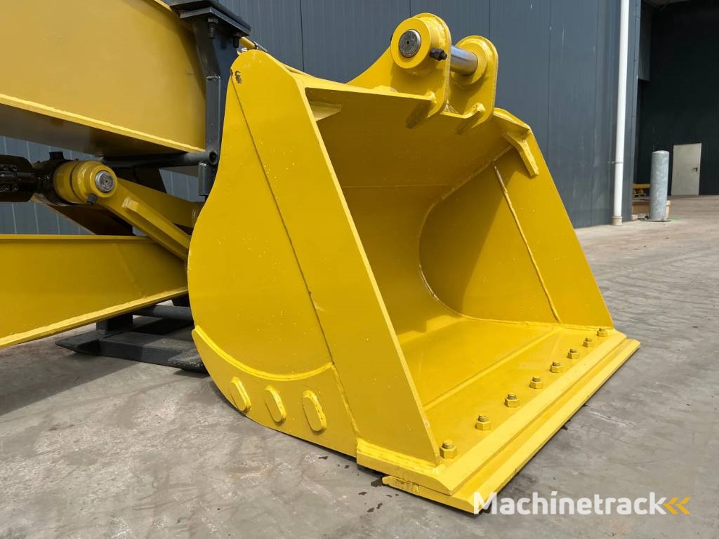 Komatsu PC220 18m set Long Reach Equipment