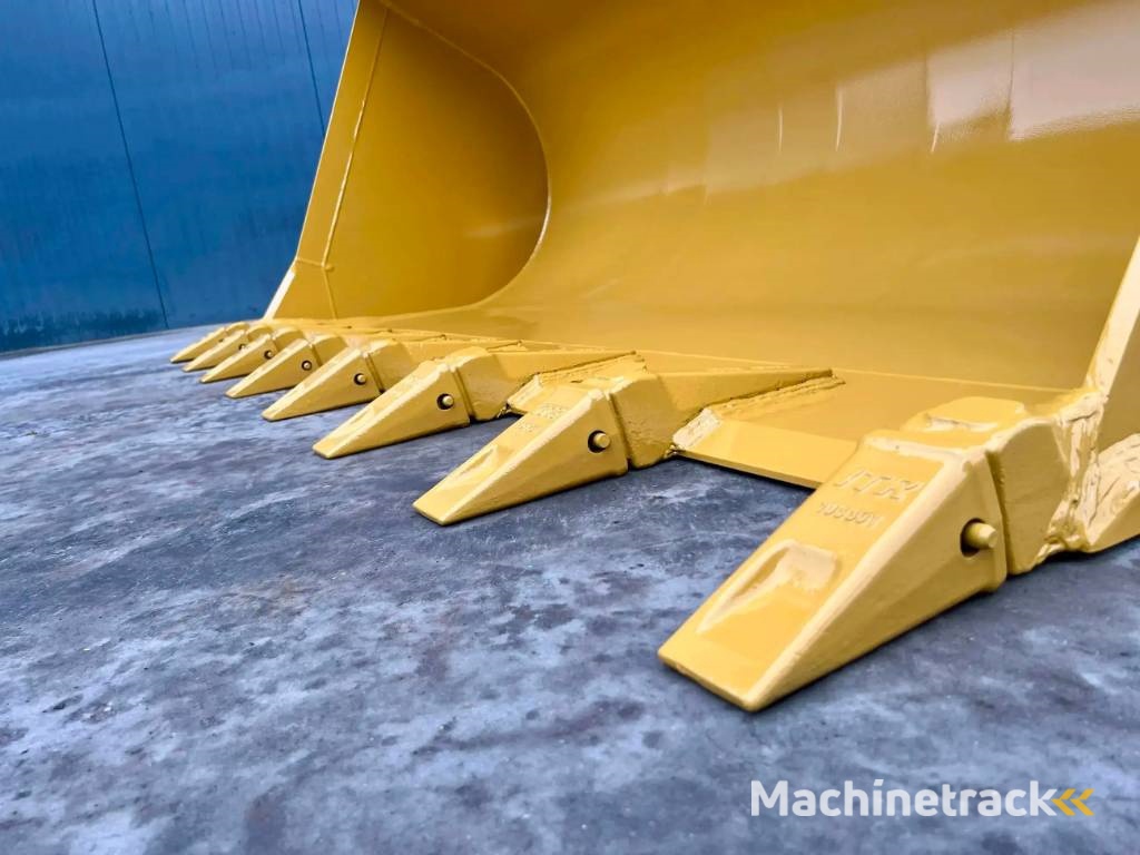 CAT 962M incl. teeth