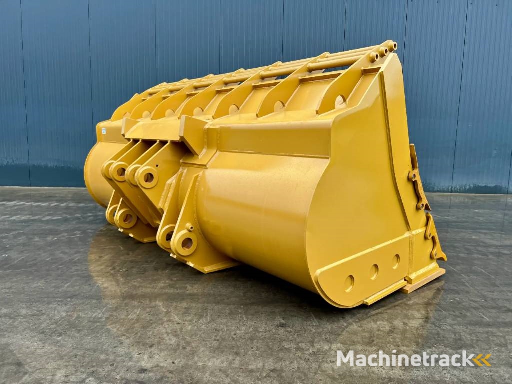 CAT 980 incl. cutting edge + side protectors