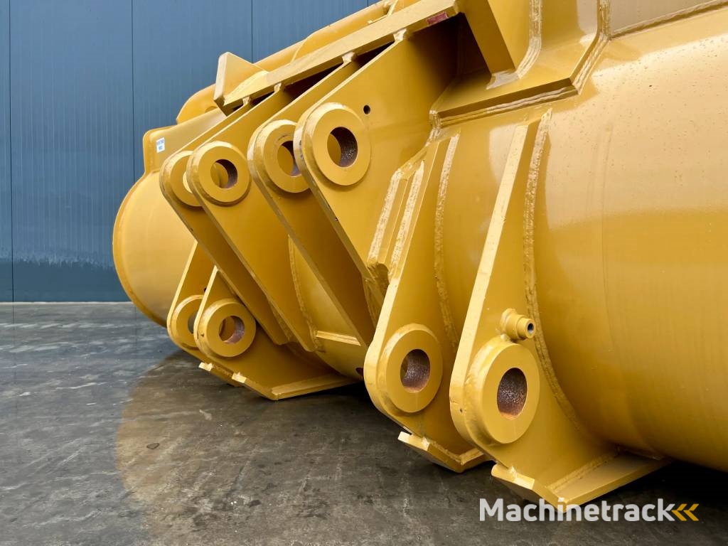 CAT 980H incl. cutting edge + side protectors