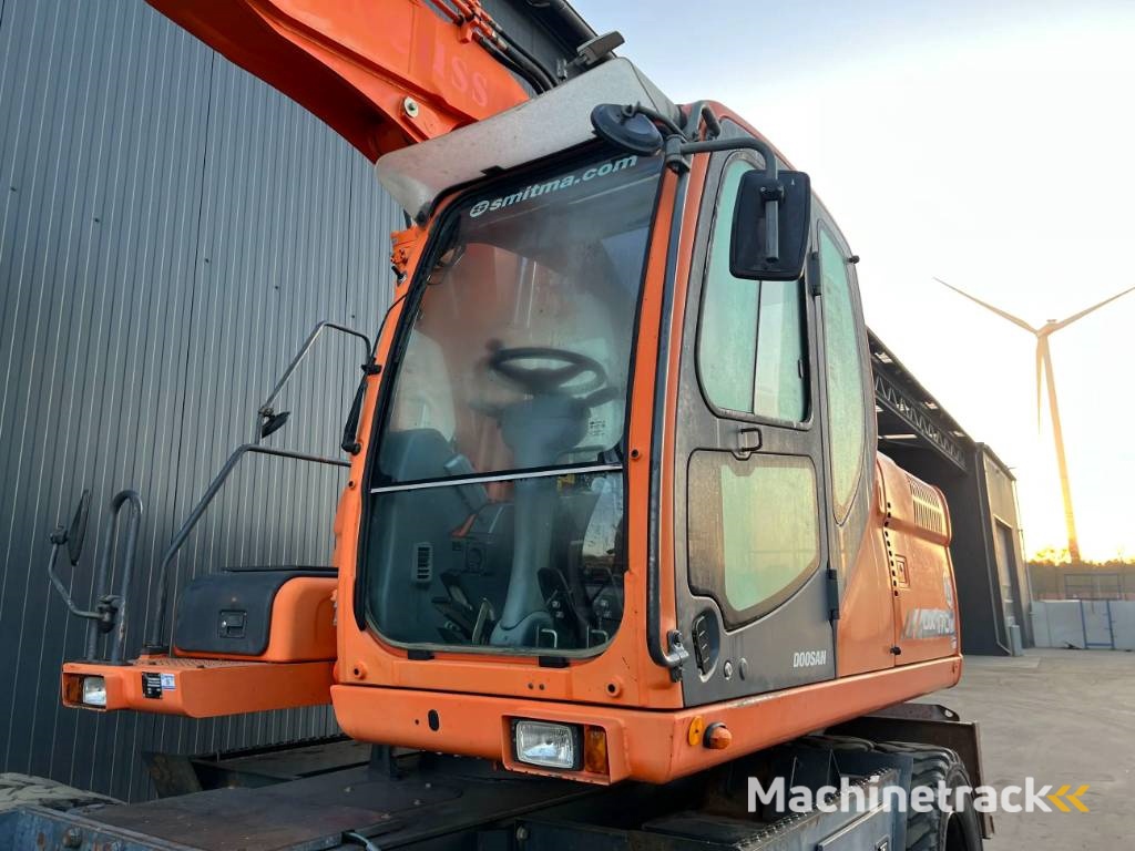 Doosan DX170W
