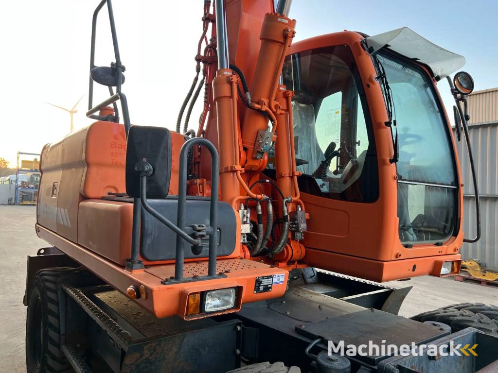 Doosan DX170W