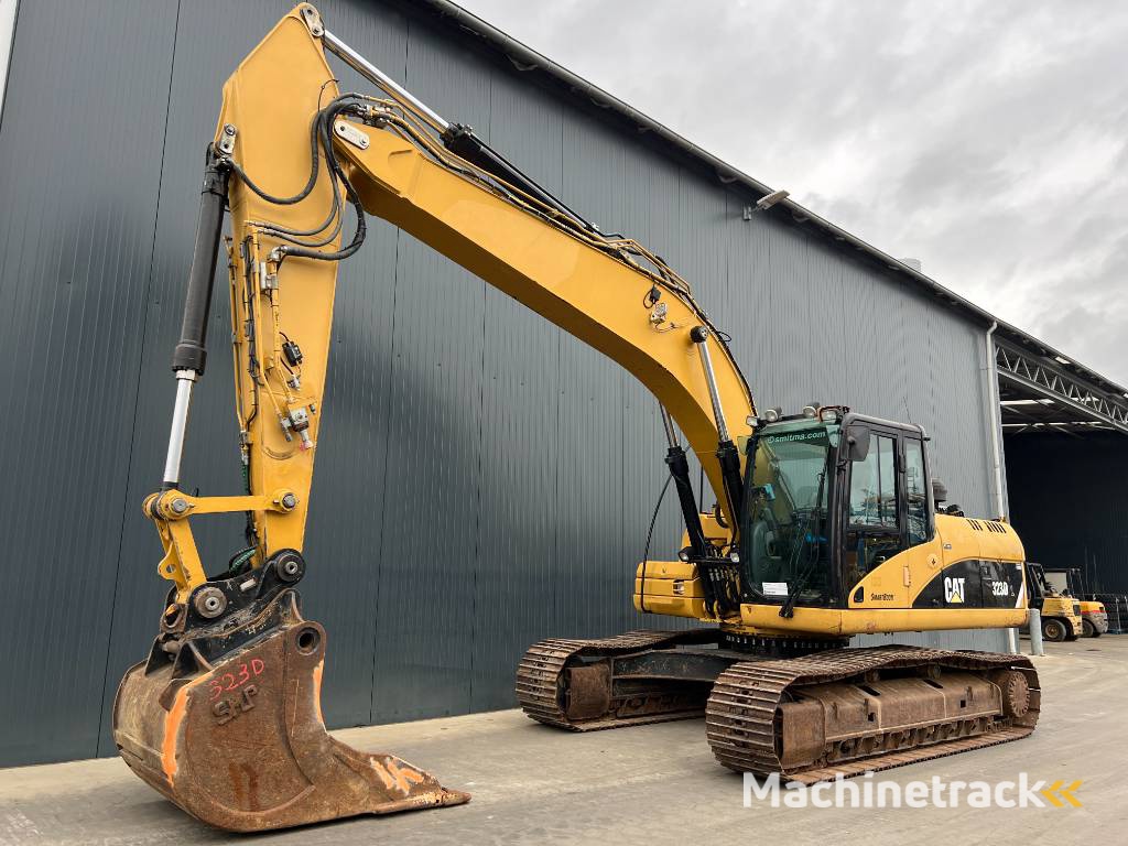 CAT 323D L