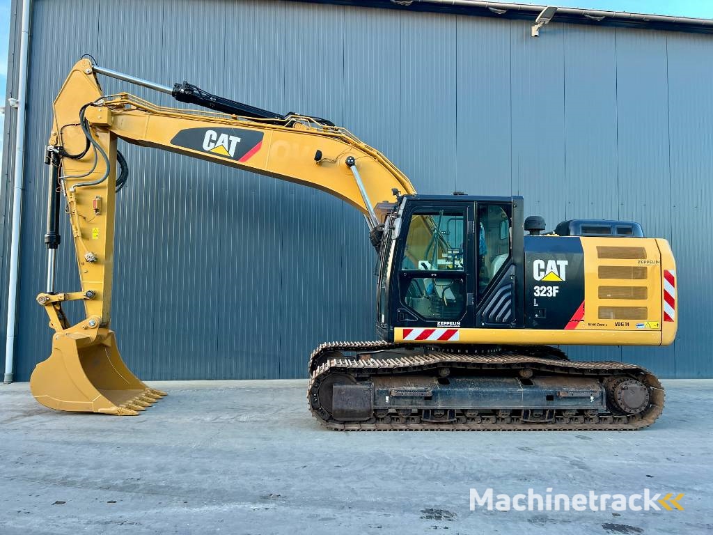 CAT 323F L