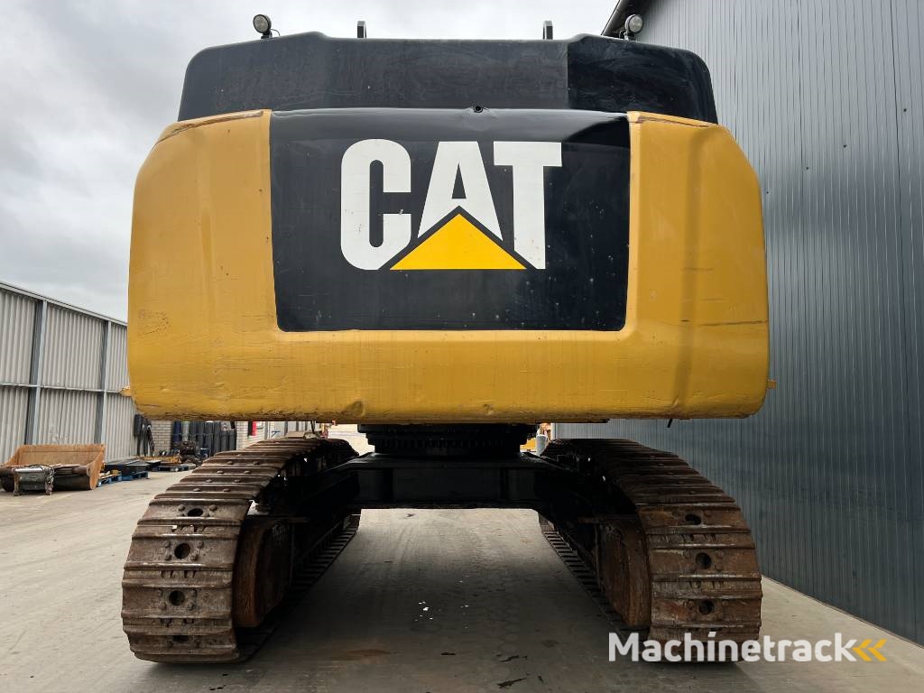 CAT 352F