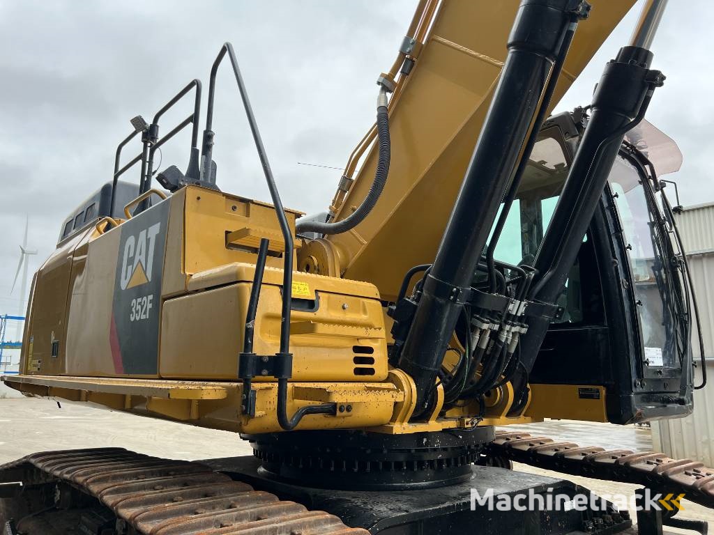 CAT 352F