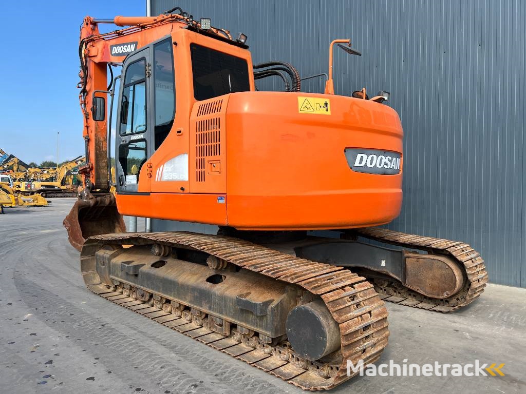 Doosan DX235LCR