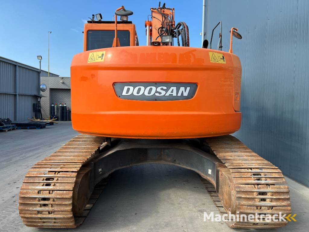 Doosan DX235LCR