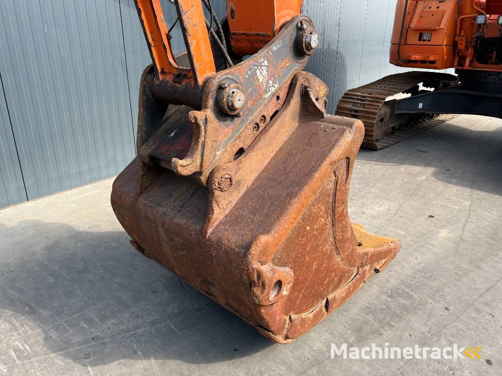 Doosan DX235LCR