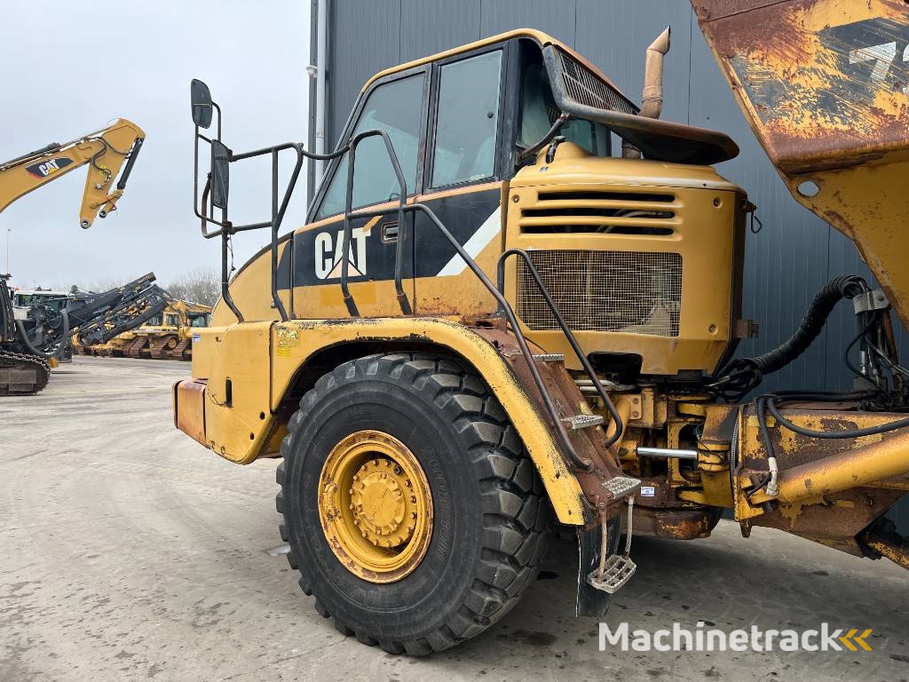 CAT 730