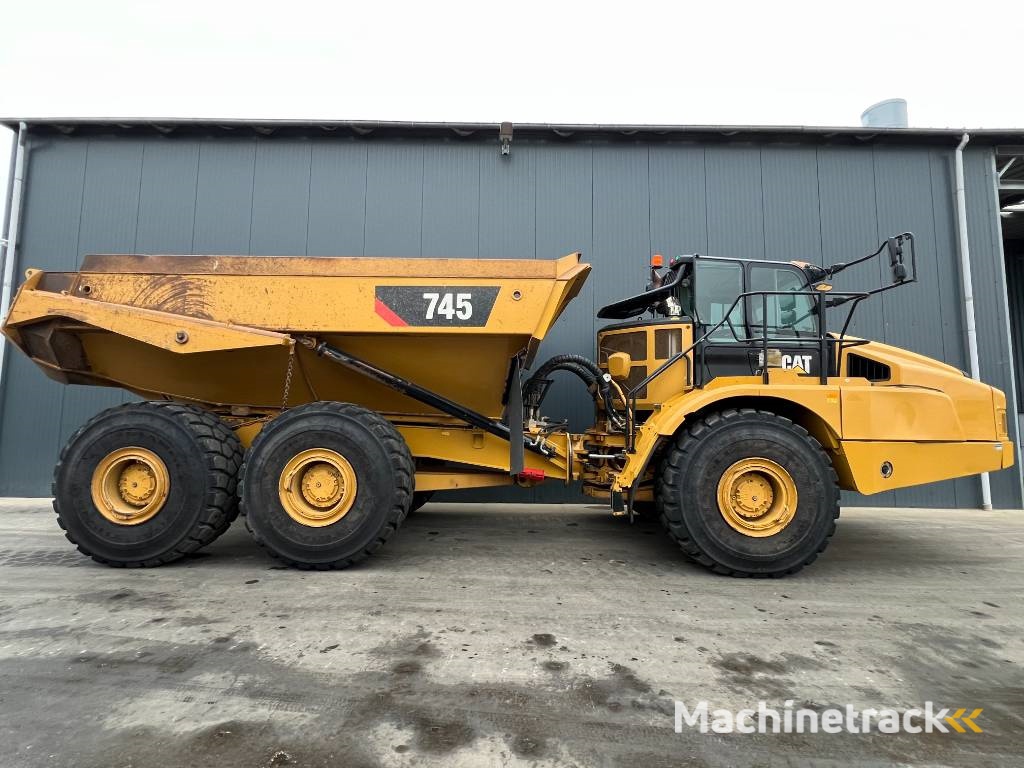 CAT 745