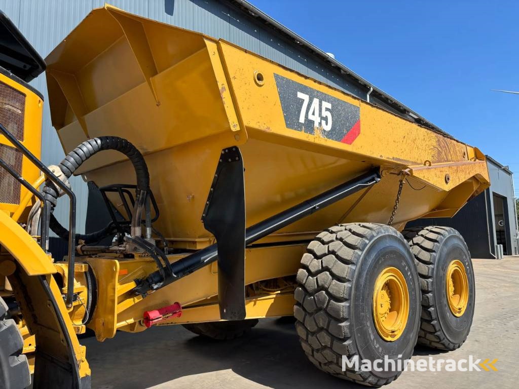 CAT 745 04A