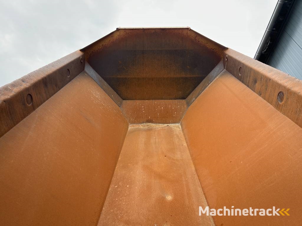 CAT 745 04A - New Tires