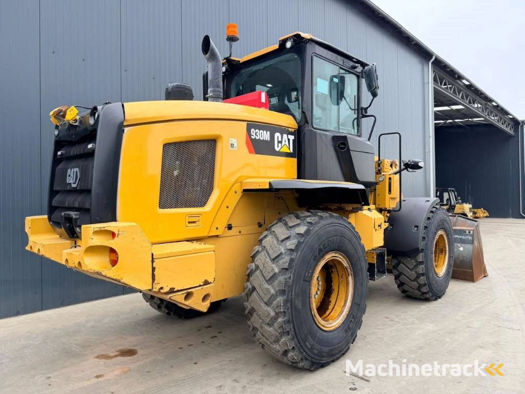 CAT 930M
