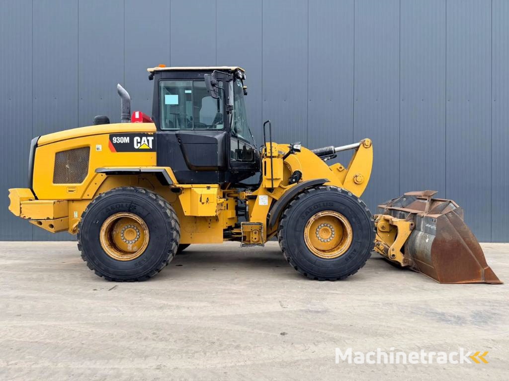 CAT 930M