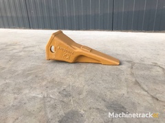 cat-d6r---d6t---d6m---d6n-ripper-tips-6y0359