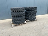 Minituur van Bridgestone 1000 x 20 Set / 10.00 x 20: 4x2 Tyres