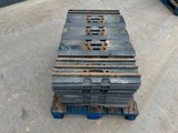 Thumbnail of Hyundai R210 / R215 / R220 Shoes 3 Grouser 600mm